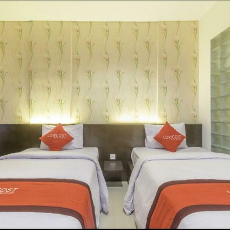 Lowcost Bed & Breakfast Jimbaran Buitenkant foto