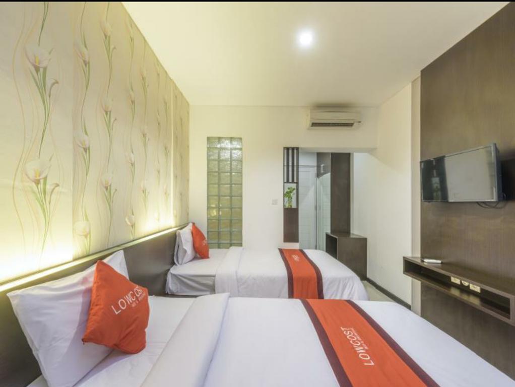 Lowcost Bed & Breakfast Jimbaran Buitenkant foto