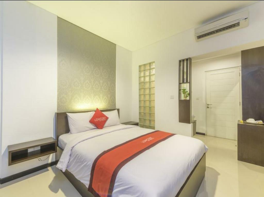 Lowcost Bed & Breakfast Jimbaran Buitenkant foto
