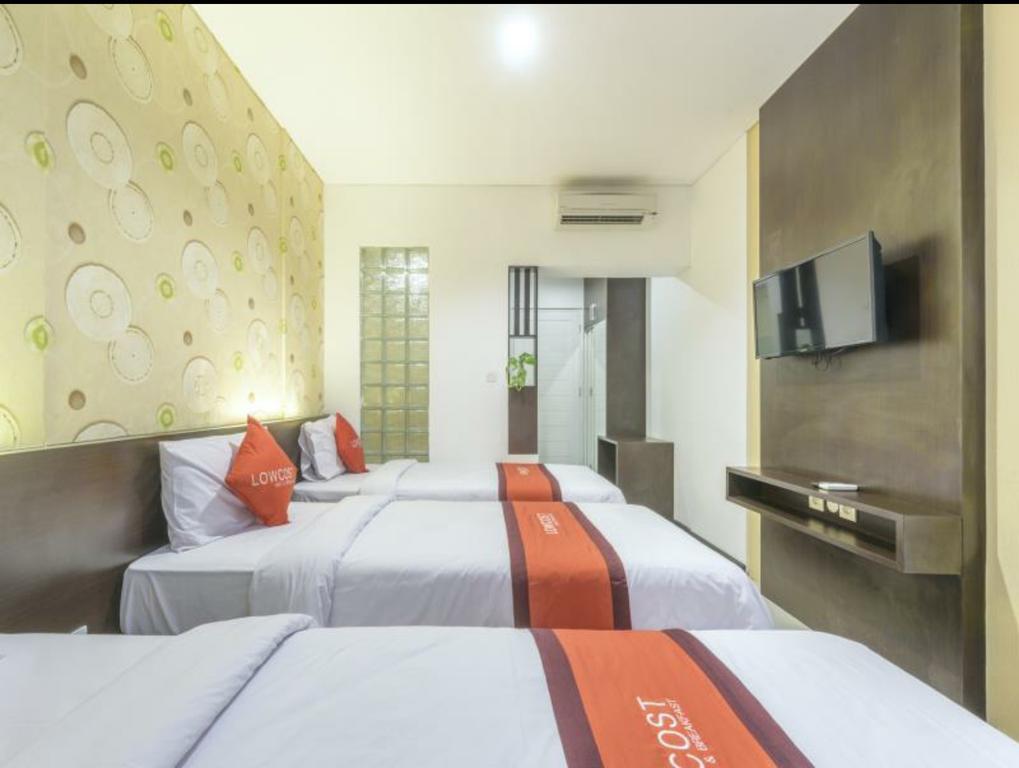 Lowcost Bed & Breakfast Jimbaran Buitenkant foto