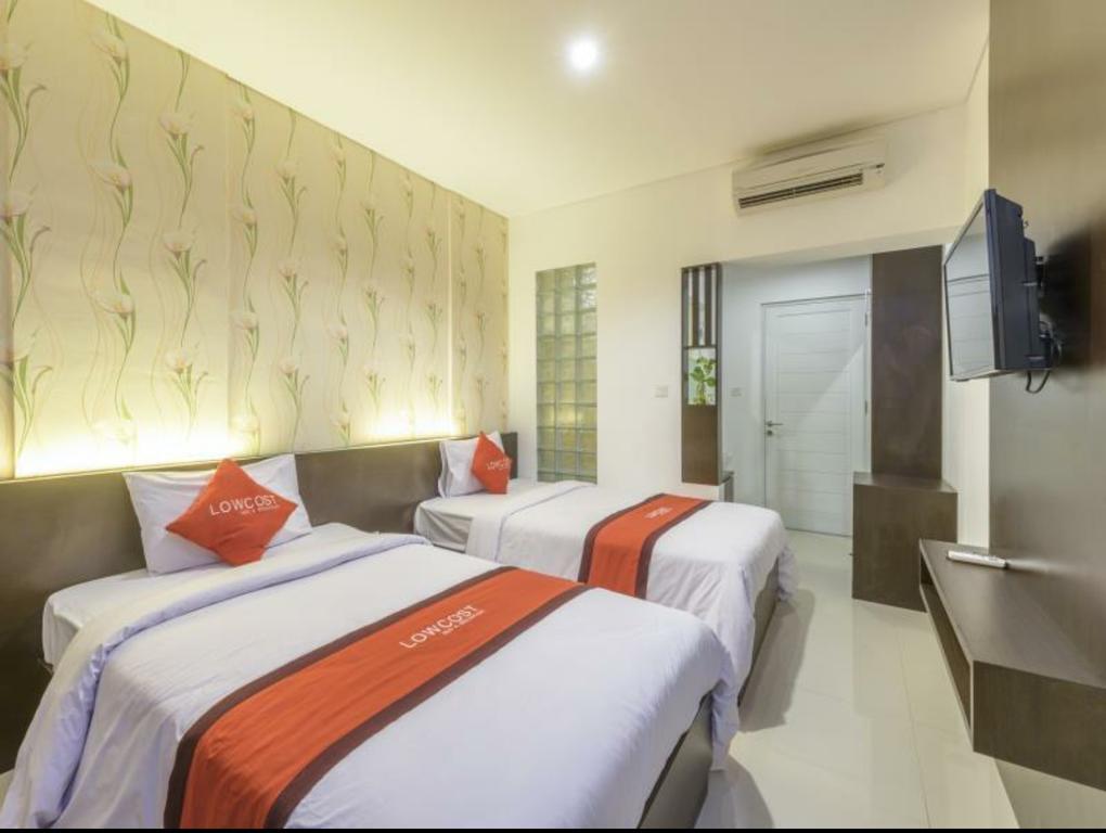 Lowcost Bed & Breakfast Jimbaran Buitenkant foto