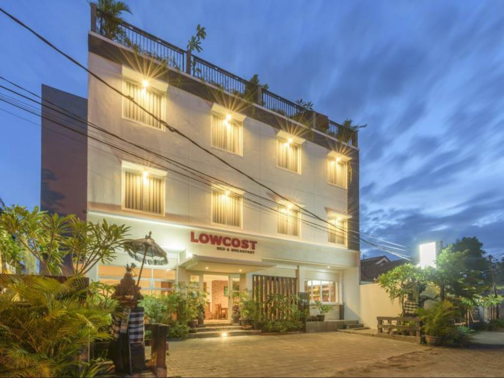 Lowcost Bed & Breakfast Jimbaran Buitenkant foto