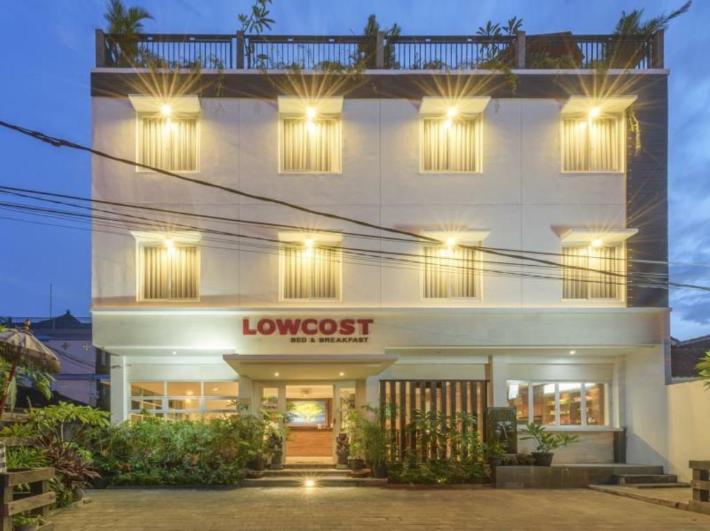 Lowcost Bed & Breakfast Jimbaran Buitenkant foto