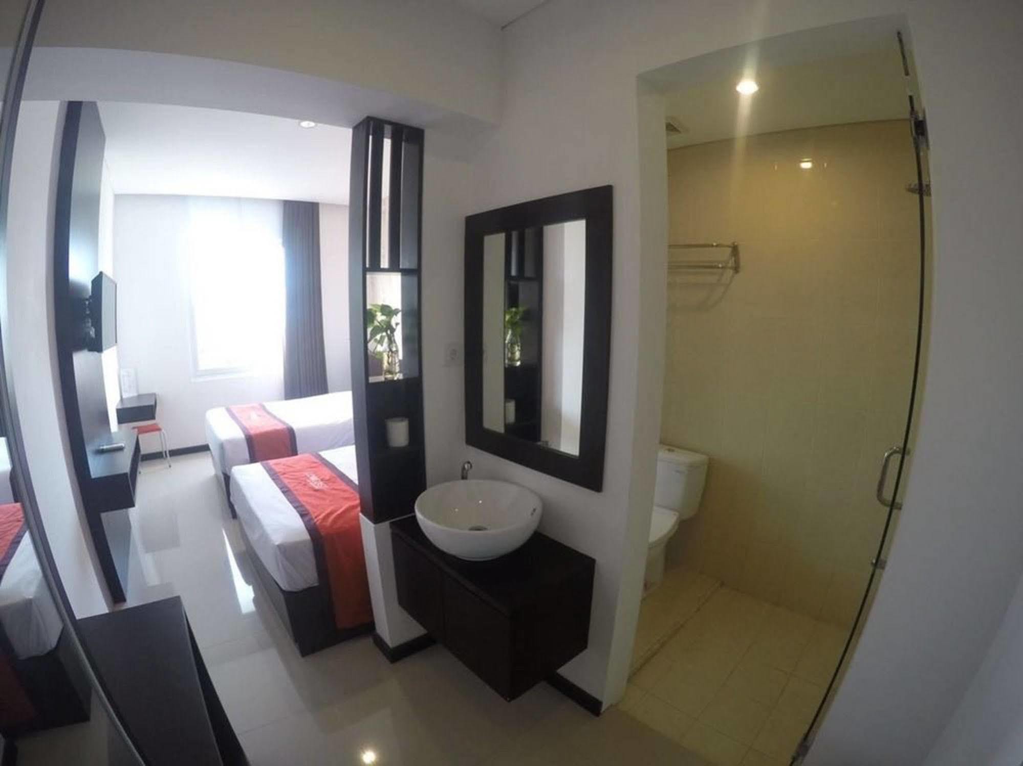 Lowcost Bed & Breakfast Jimbaran Buitenkant foto