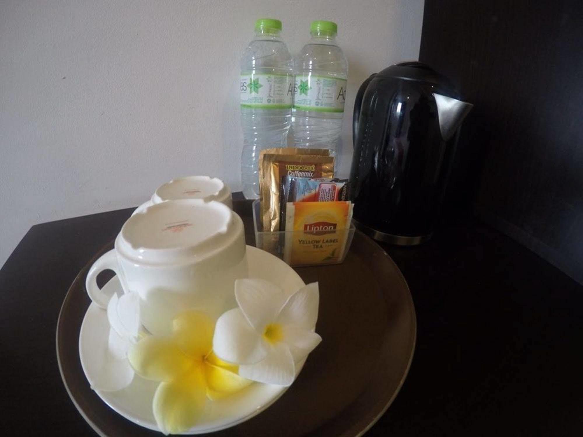 Lowcost Bed & Breakfast Jimbaran Buitenkant foto