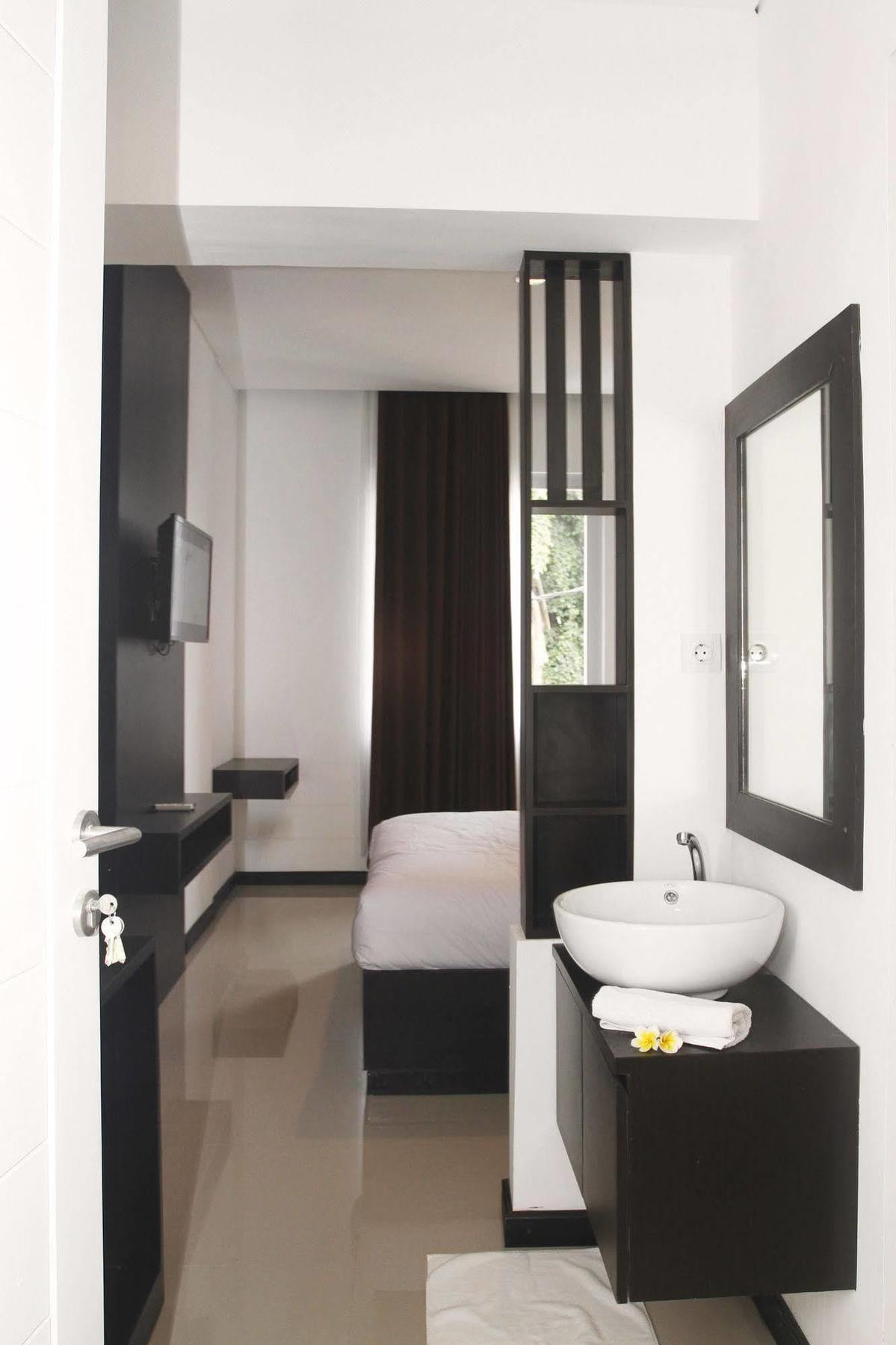 Lowcost Bed & Breakfast Jimbaran Buitenkant foto