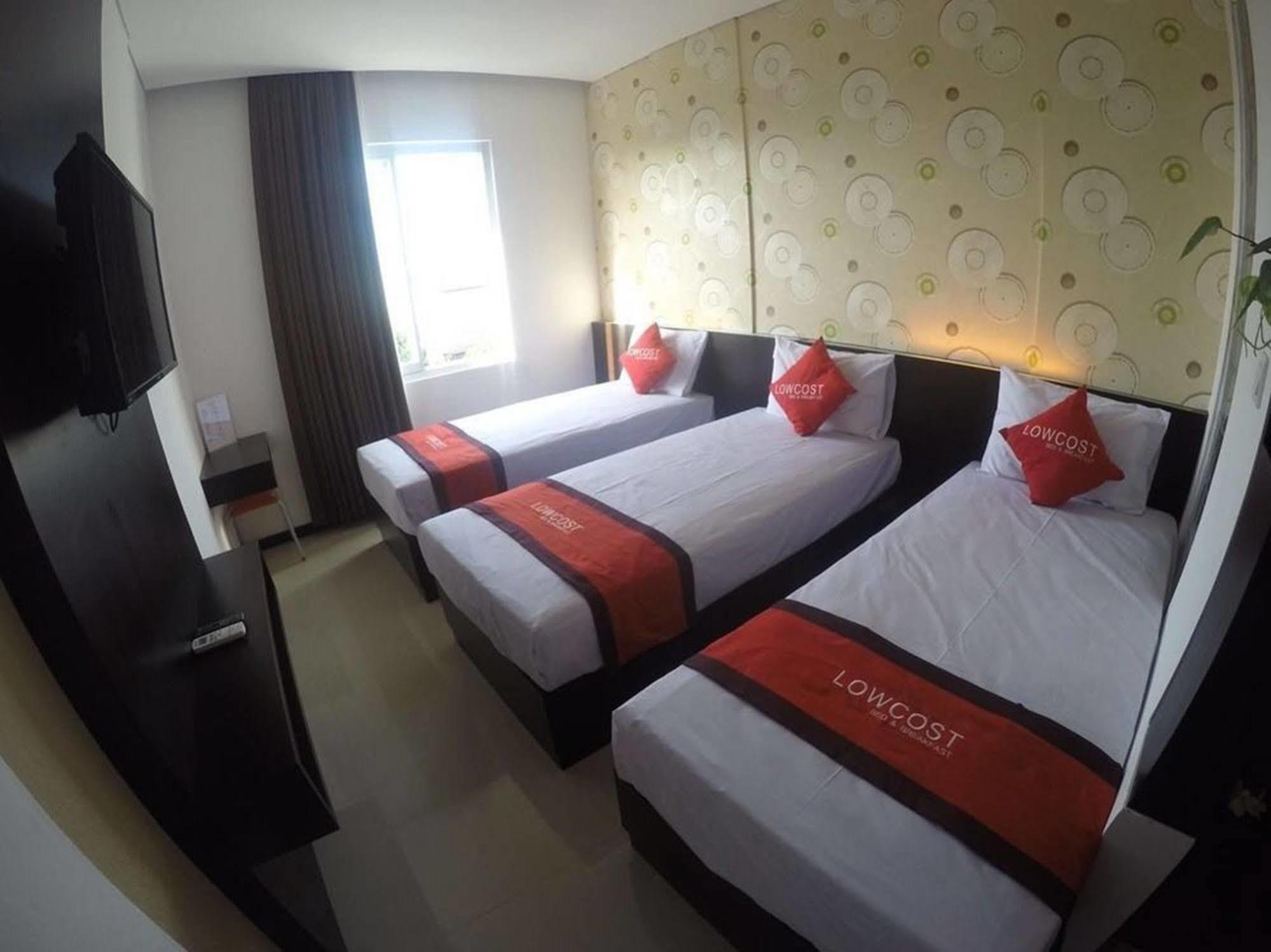 Lowcost Bed & Breakfast Jimbaran Buitenkant foto