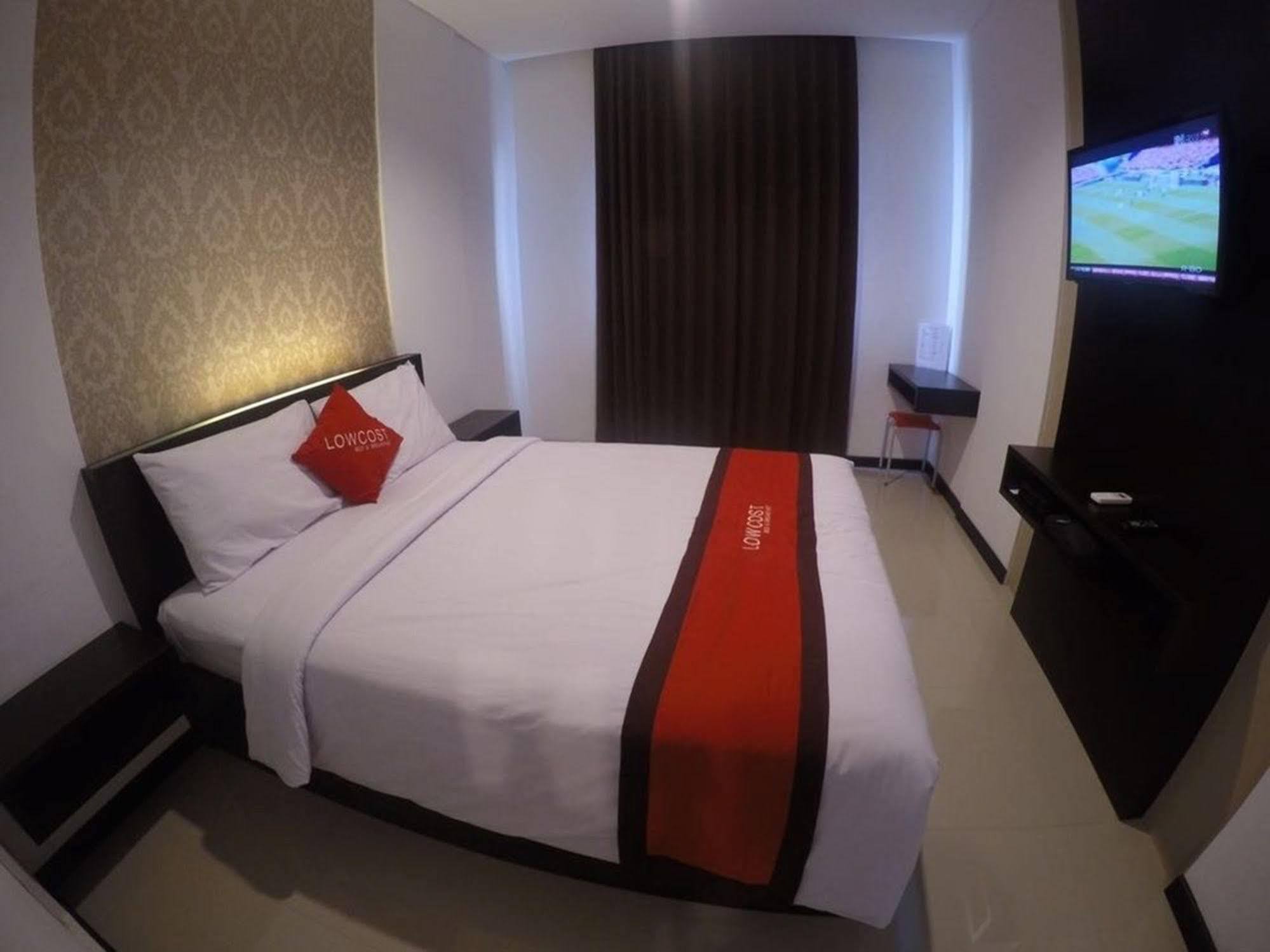 Lowcost Bed & Breakfast Jimbaran Buitenkant foto