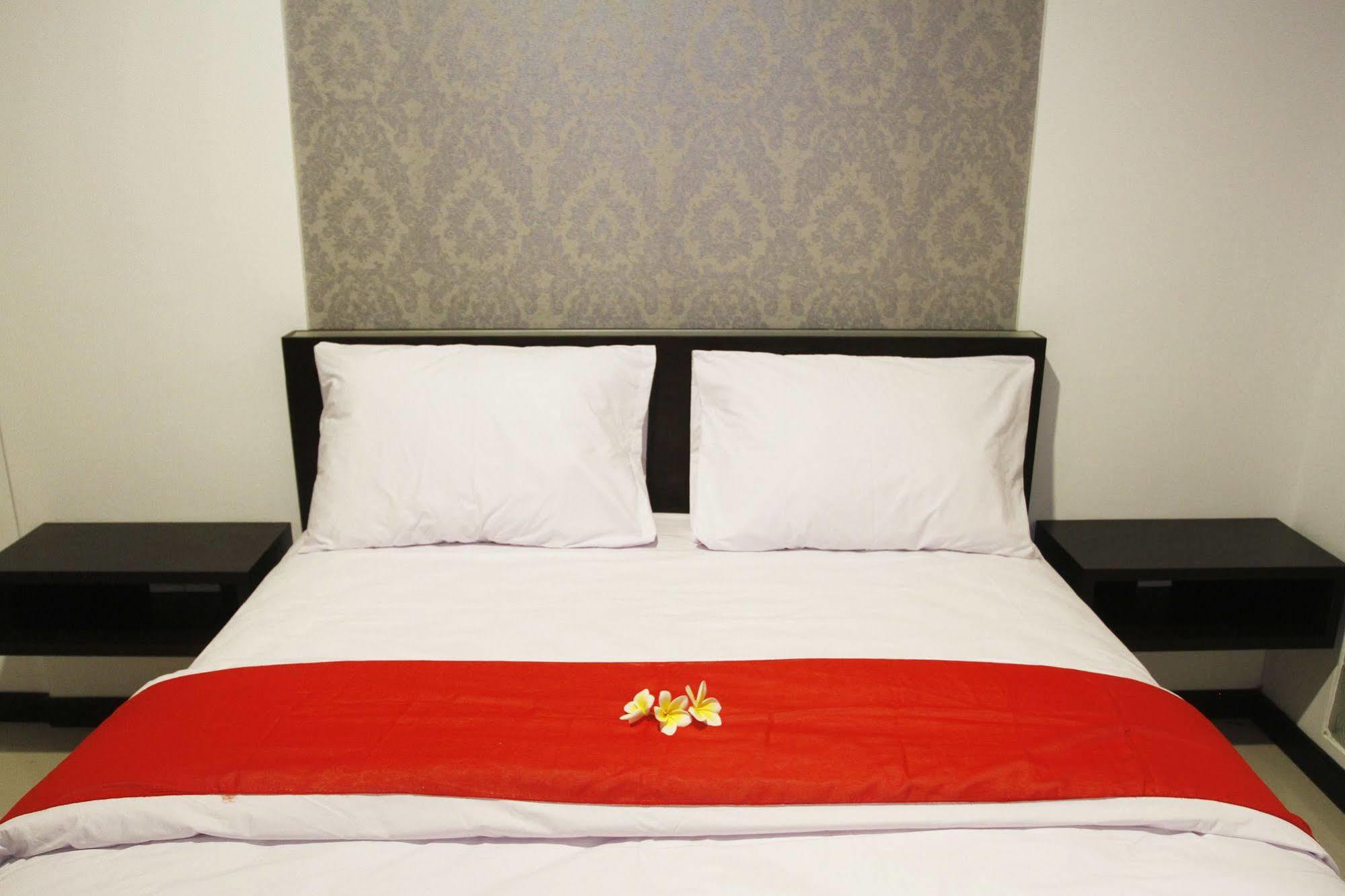 Lowcost Bed & Breakfast Jimbaran Buitenkant foto