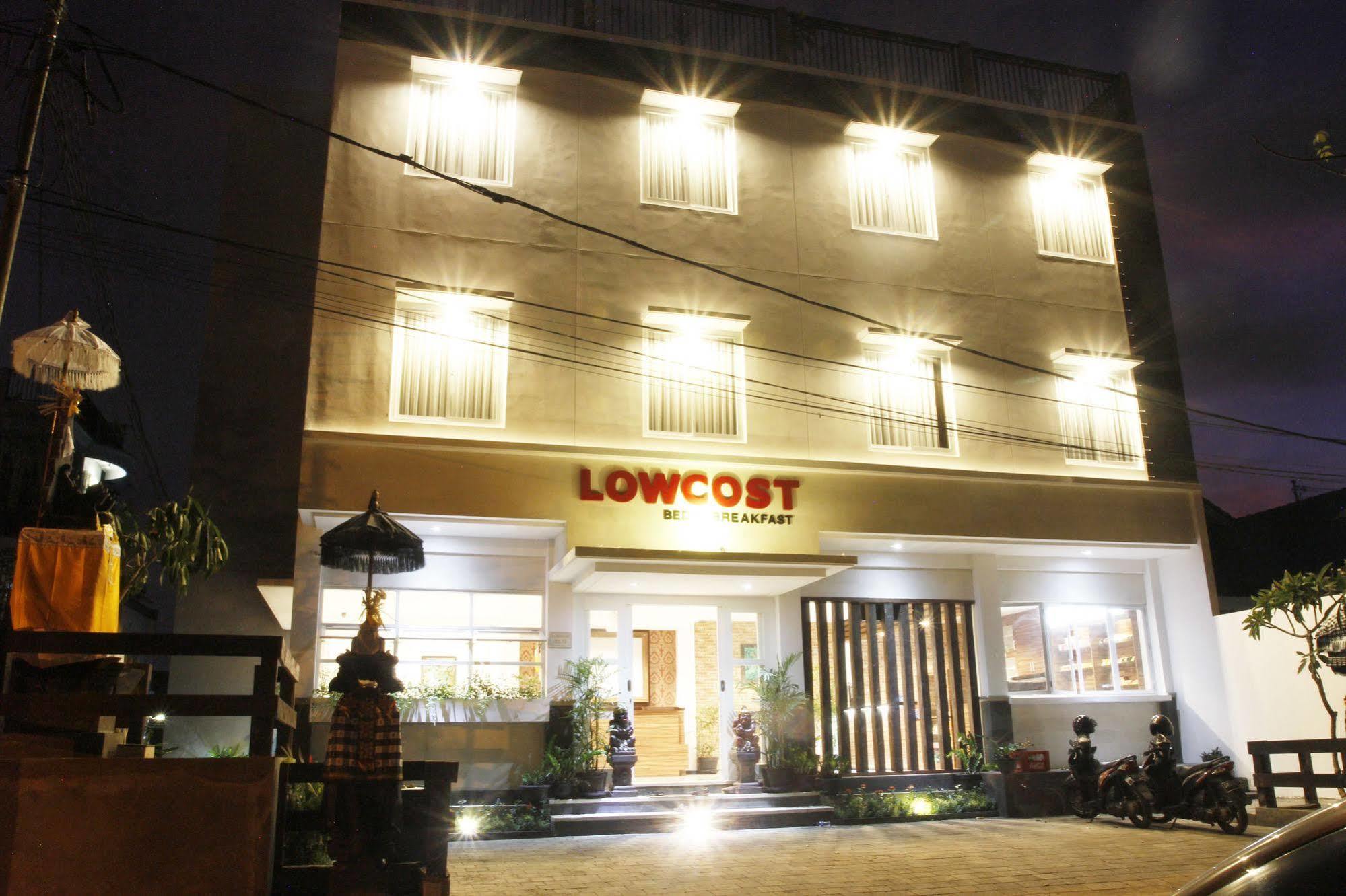 Lowcost Bed & Breakfast Jimbaran Buitenkant foto