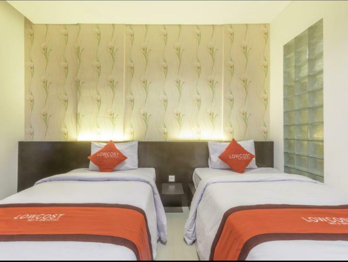 Lowcost Bed & Breakfast Jimbaran Buitenkant foto